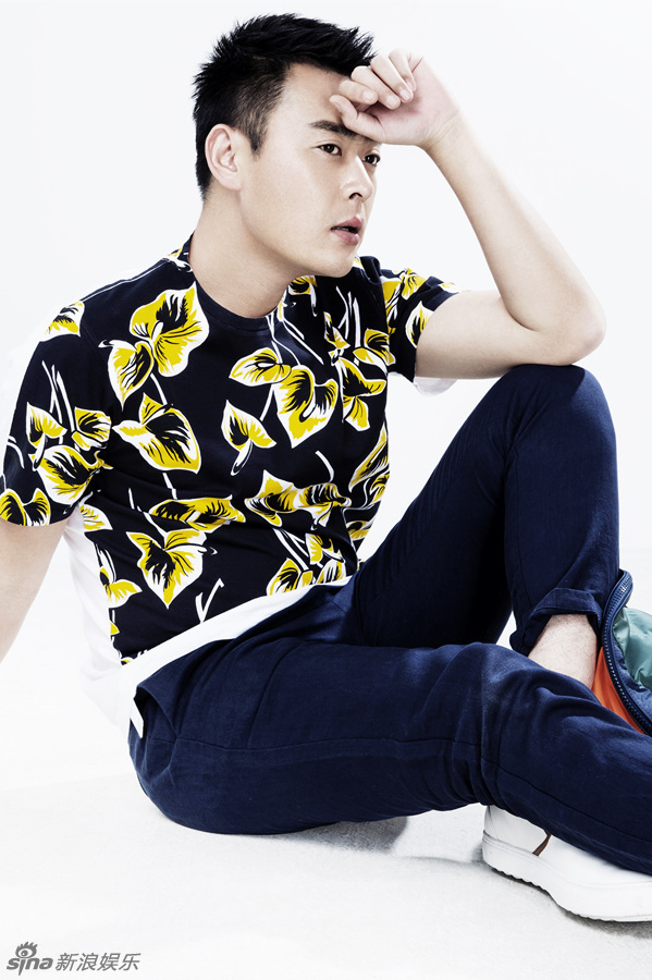 组图:张桐运动写真曝光 清新简约活力无限_高清图集_新浪网