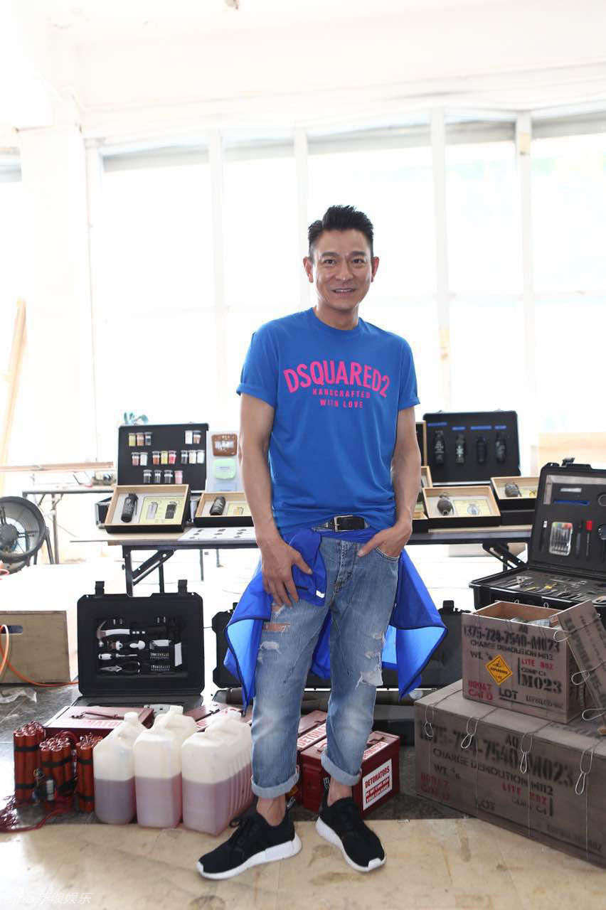 组图:刘德华监制《拆弹专家》 秒变认真boy_高清图集_新浪网