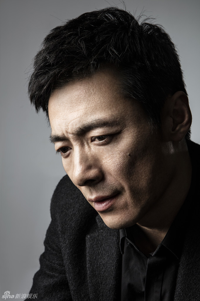 组图:"奇点"祖峰最新写真 尽显深邃儒雅气质_高清图集_新浪网
