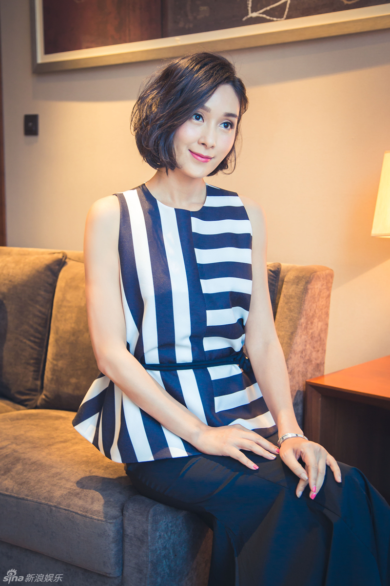 组图:杨恭如居家写真曝光 时尚短发抢眼_高清图集_新浪网