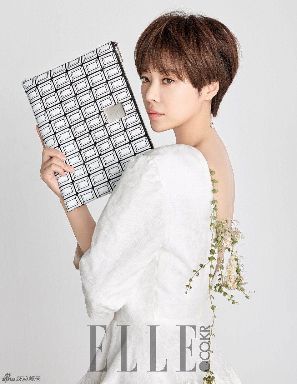 组图:美人妻!韩星黄正音写真 衣领滑下露香肩_高清图集_新浪网