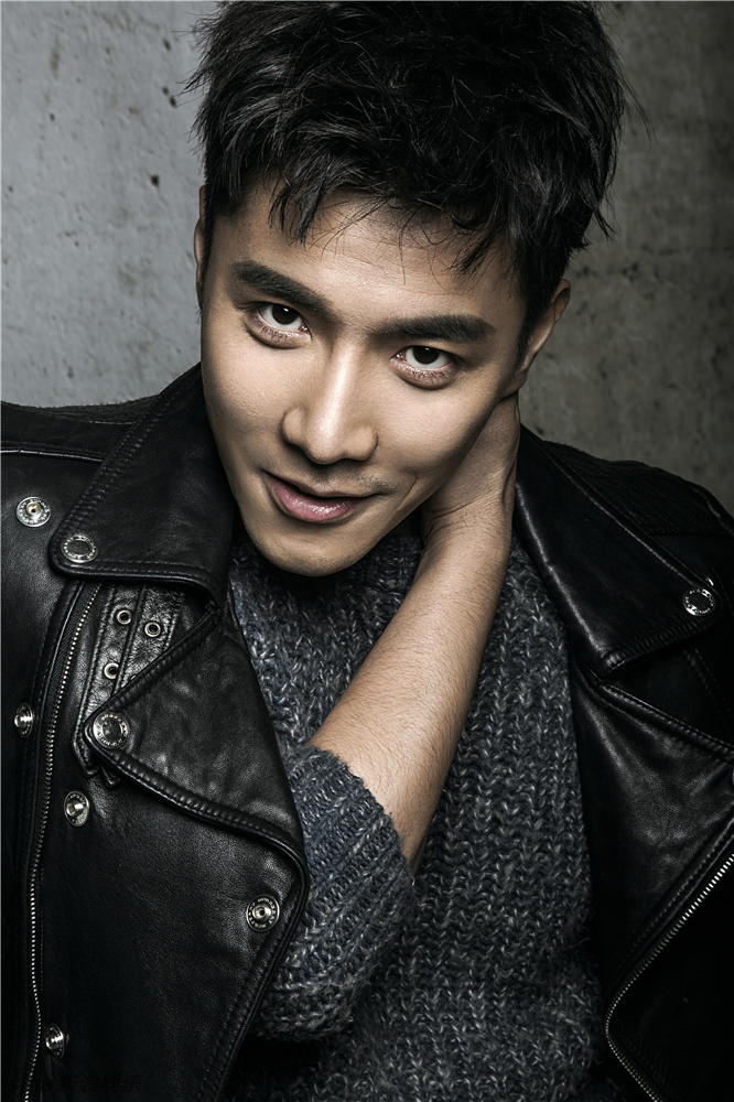 邓宁"硬朗狂野"系列写真