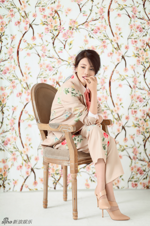 组图:管乐西装look曝光 霸气女王攻电力十足_高清图集_新浪网