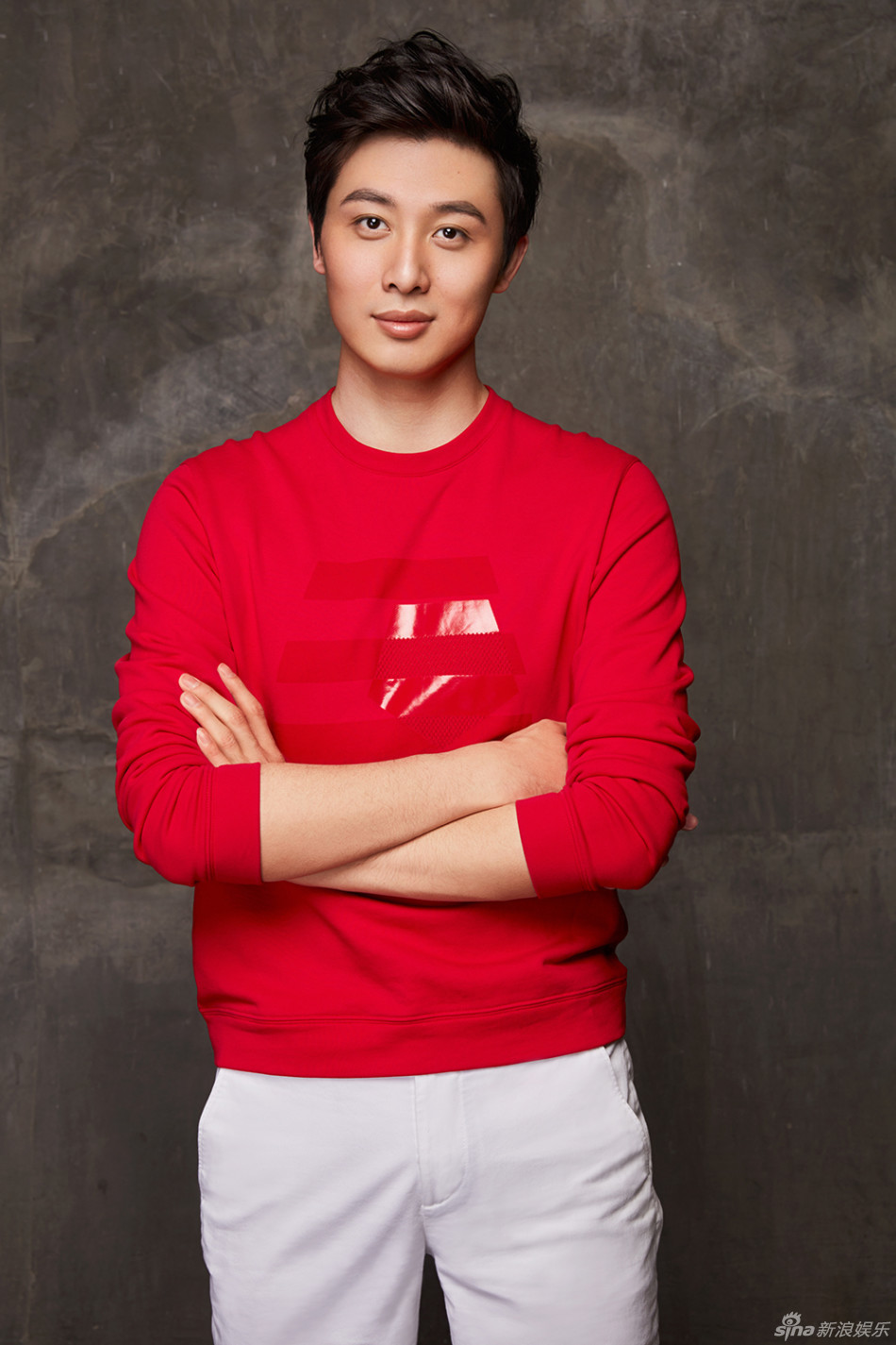 组图:李成昊夏日写真曝光 一展暖男的青春气息_高清图集_新浪网