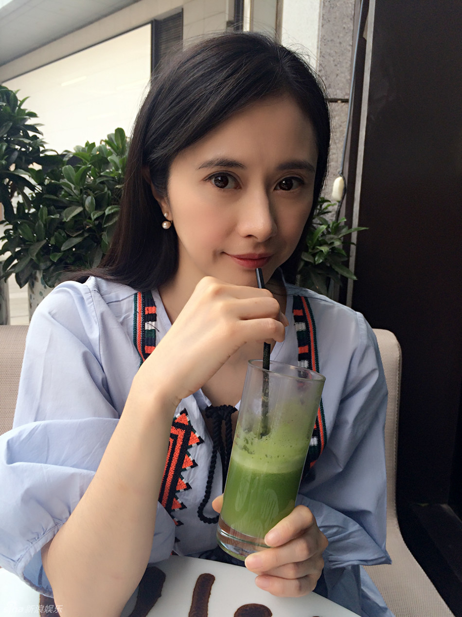 何美钿助阵陈志朋演唱会