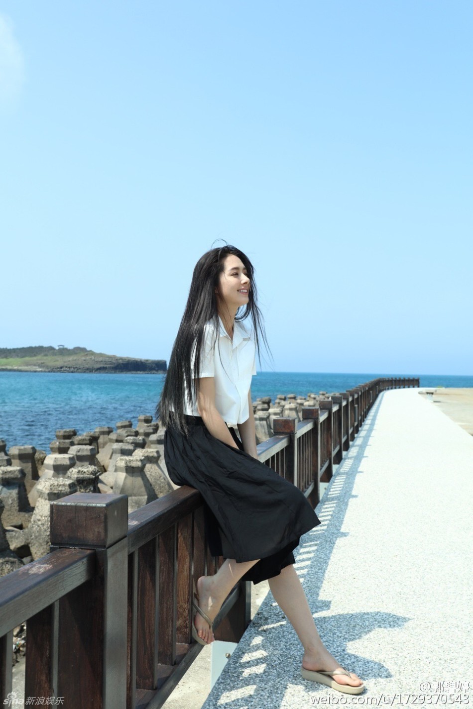 郭碧婷穿制服长发飞扬 翻白眼画风突变