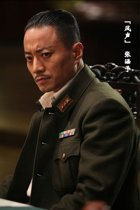 雄性荷尔蒙爆棚的银幕军装男神_高清图集_新浪网