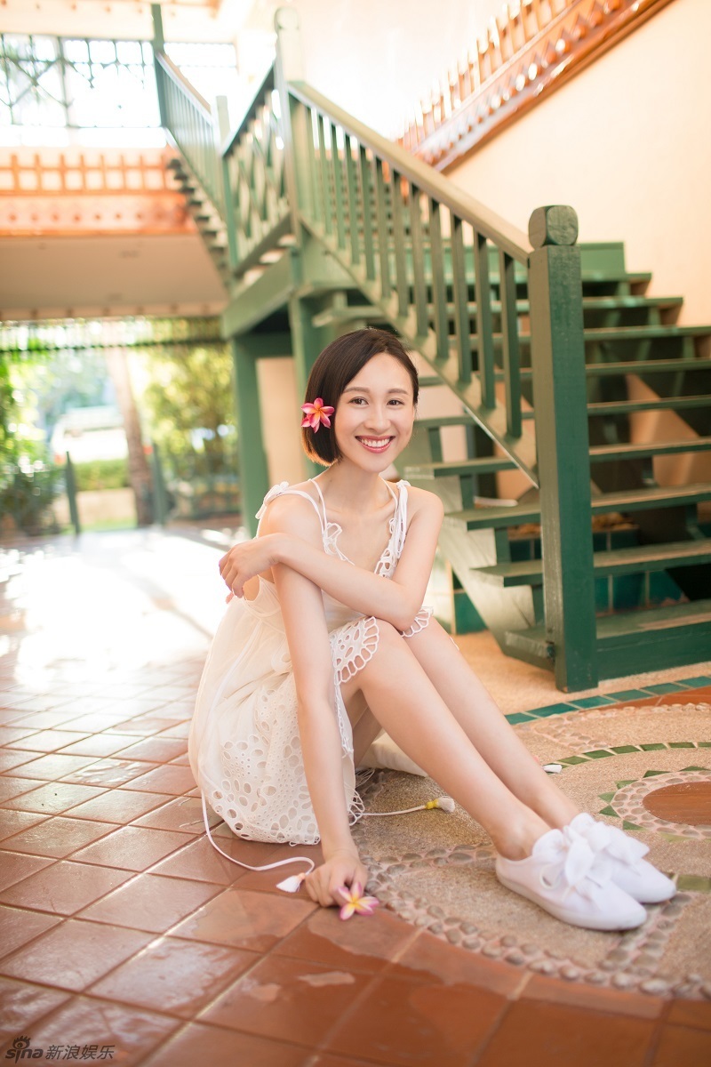 组图:练束梅曝夏日写真 阳光笑容展满分少女力_高清图集_新浪网