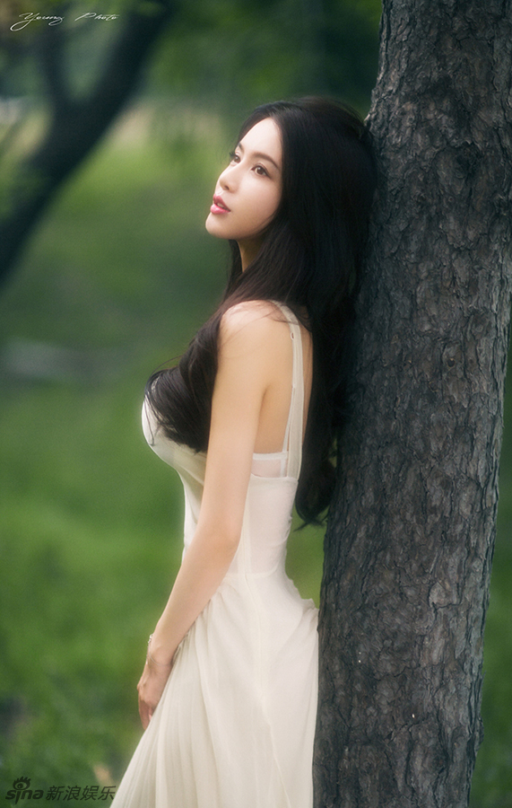 组图:潘霜霜曝写真大片 仙气十足似画中人儿_高清图集_新浪网