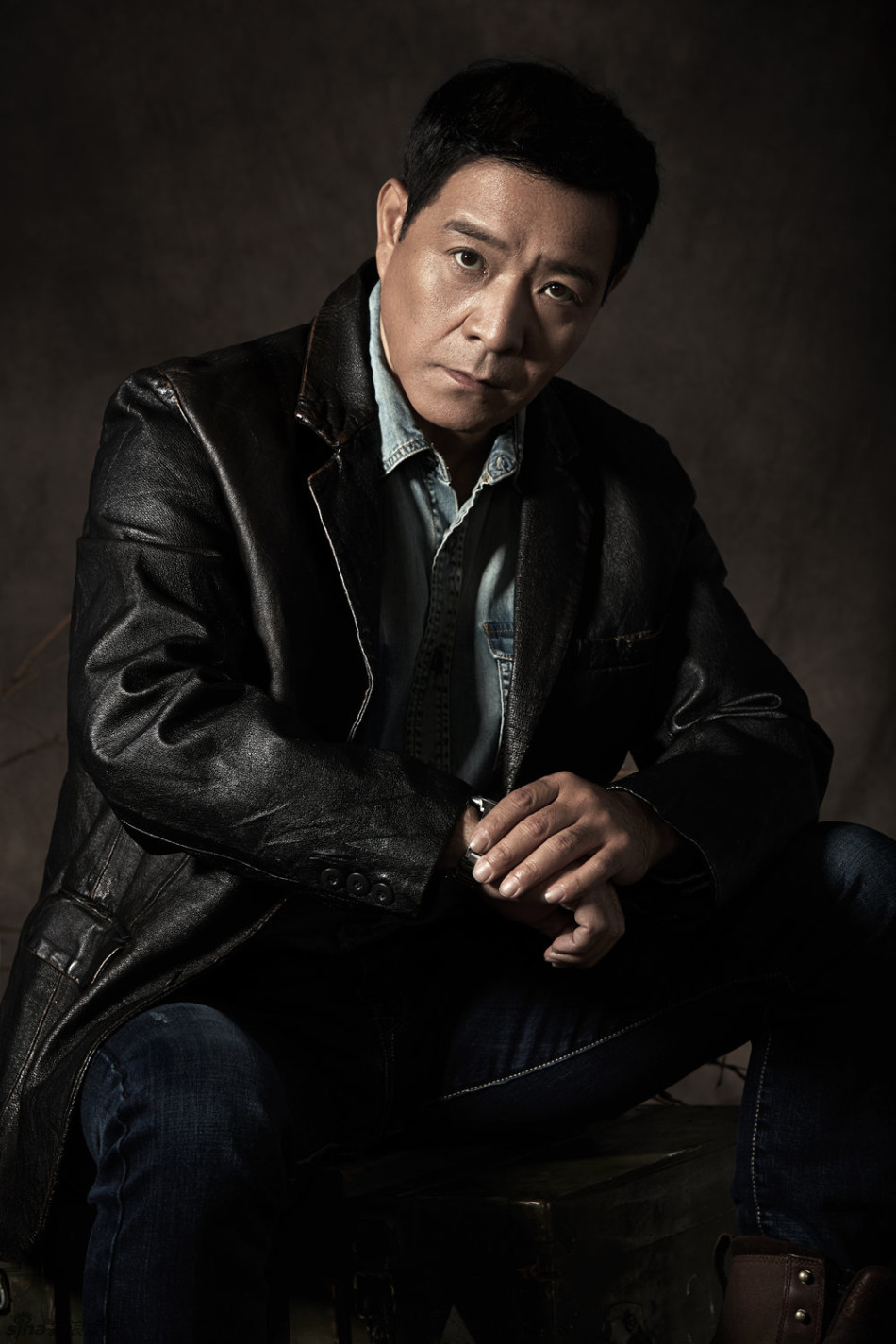 组图:王超硬汉派写真曝光 把玩时尚狂野气质_高清图集_新浪网