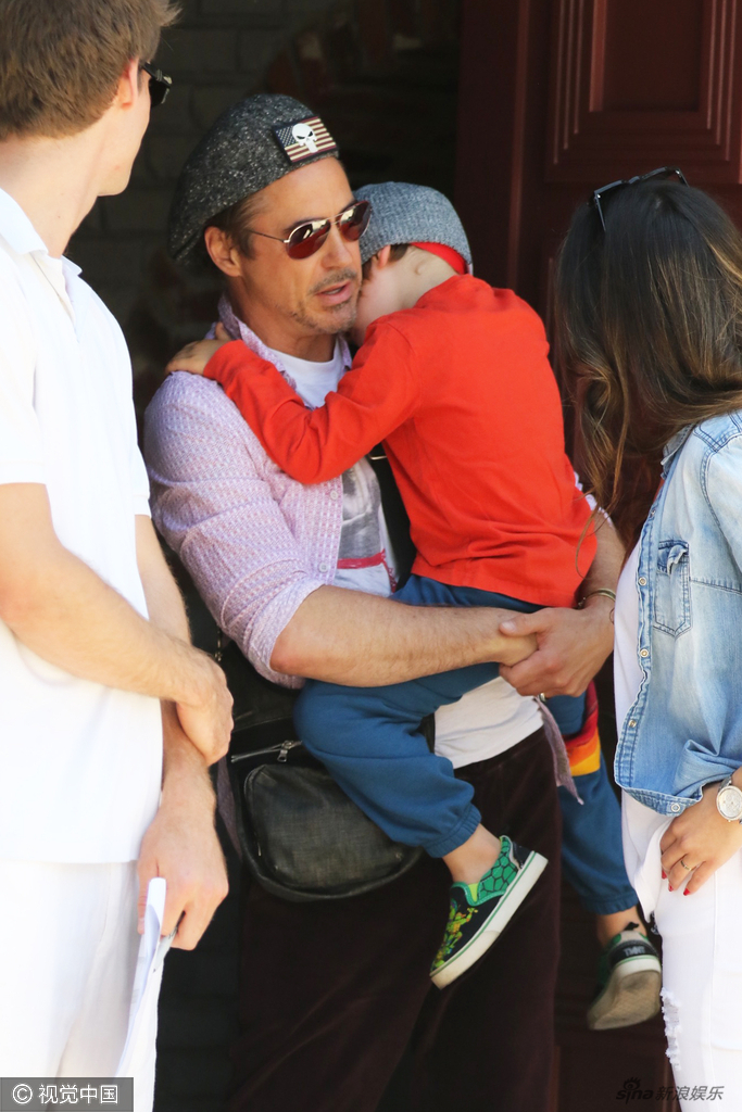 小罗伯特·唐尼与儿子