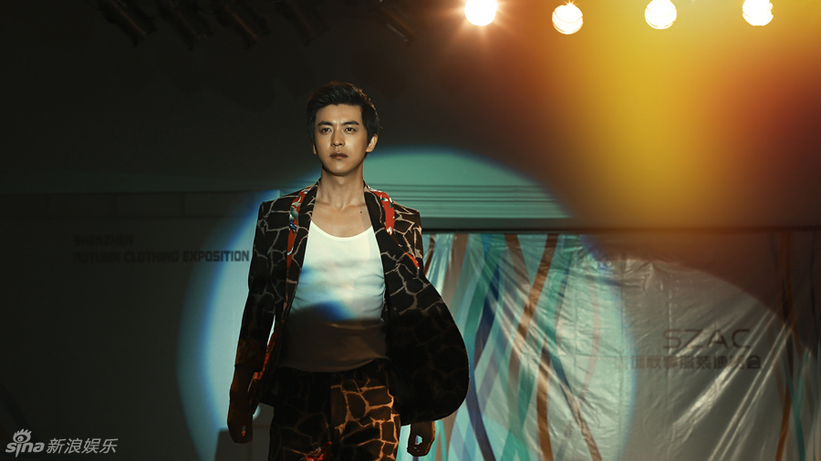 皇氏御嘉影视出品,彦小追执导,李佳航,姚笛主演的《生于70年代》曝光