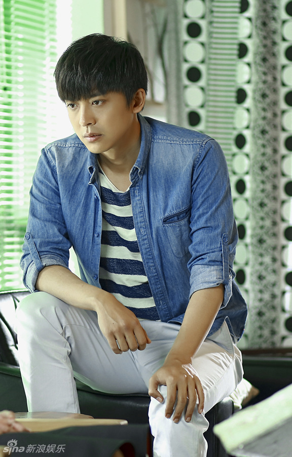 组图:李佳航新戏复古 质朴造型更显本真风采_高清图集_新浪网