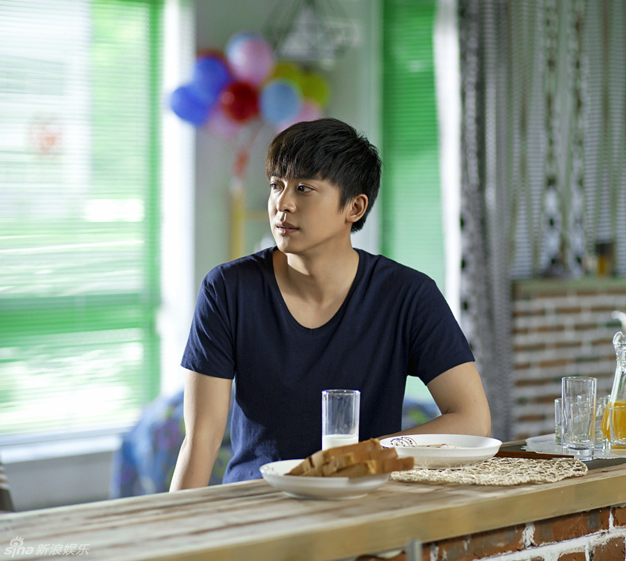 皇氏御嘉影视出品,彦小追执导,李佳航,姚笛主演的《生于70年代》曝光