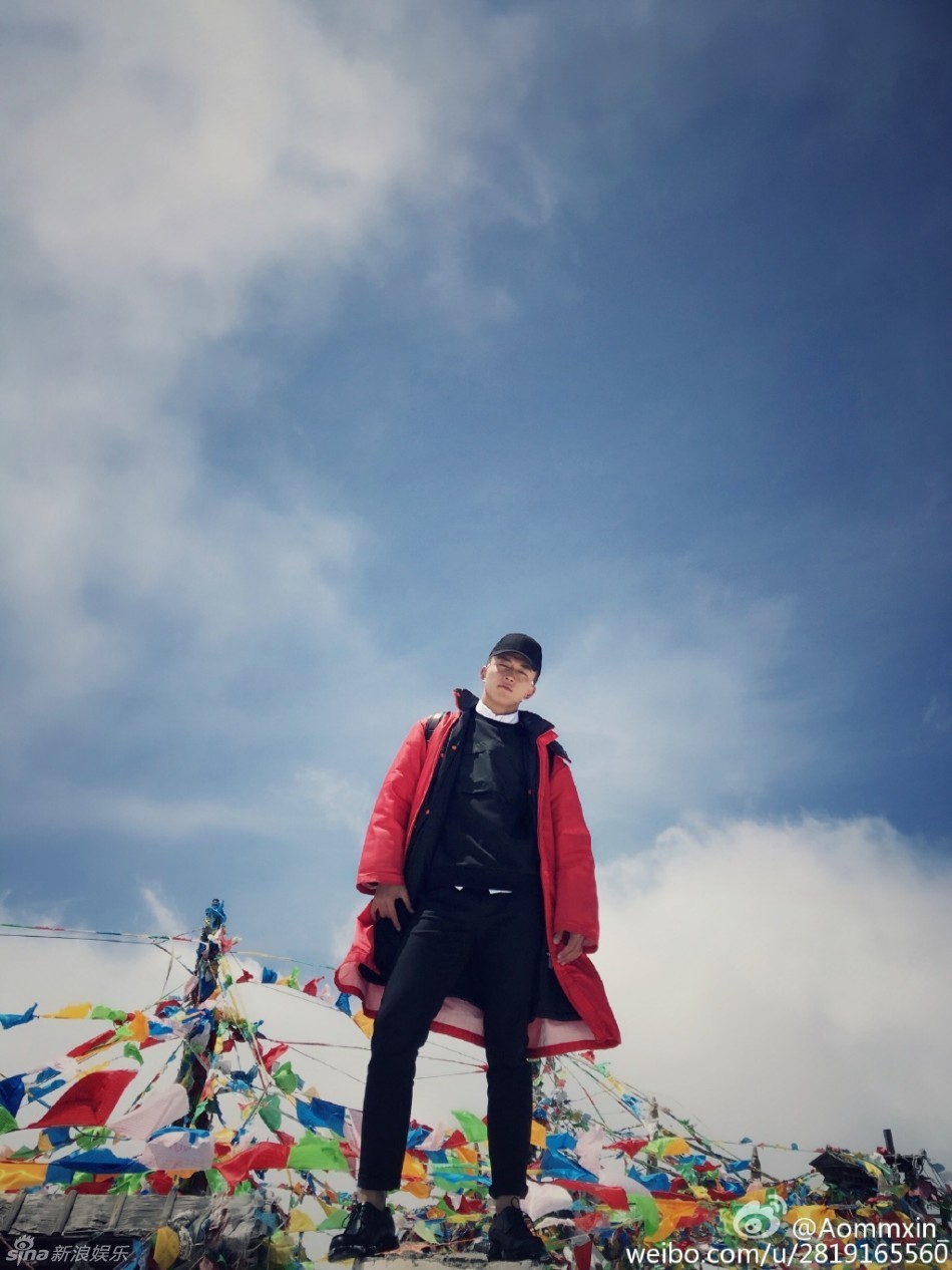 组图:武警杨明鑫颜值爆表 高大帅气不输宋仲基_高清图集_新浪网