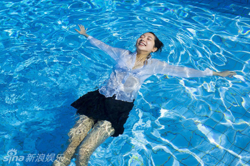 组图:武田玲奈湿身上阵 bra隐现诱惑力十足_高清图集_新浪网