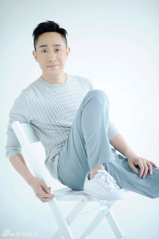 组图:白凯南最新清爽写真曝光 白衣展笑容_高清图集_新浪网