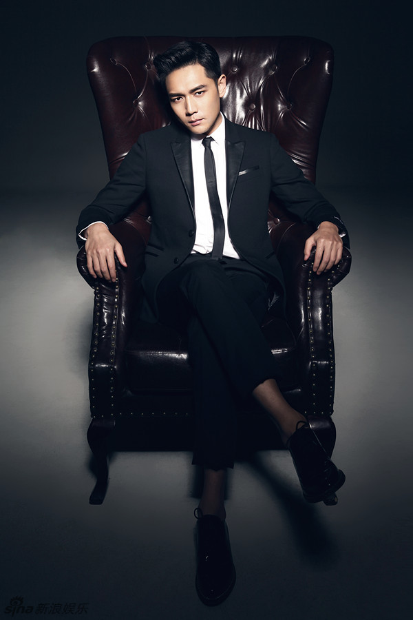 组图:霍政谚冷色调写真曝光 霸道总裁也温柔_高清图集_新浪网