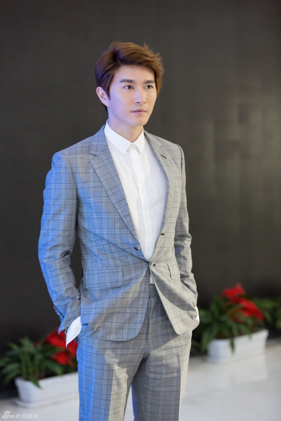 组图:陆昱霖张艺微携手录节目 揭秘大"阴谋"_高清图集_新浪网