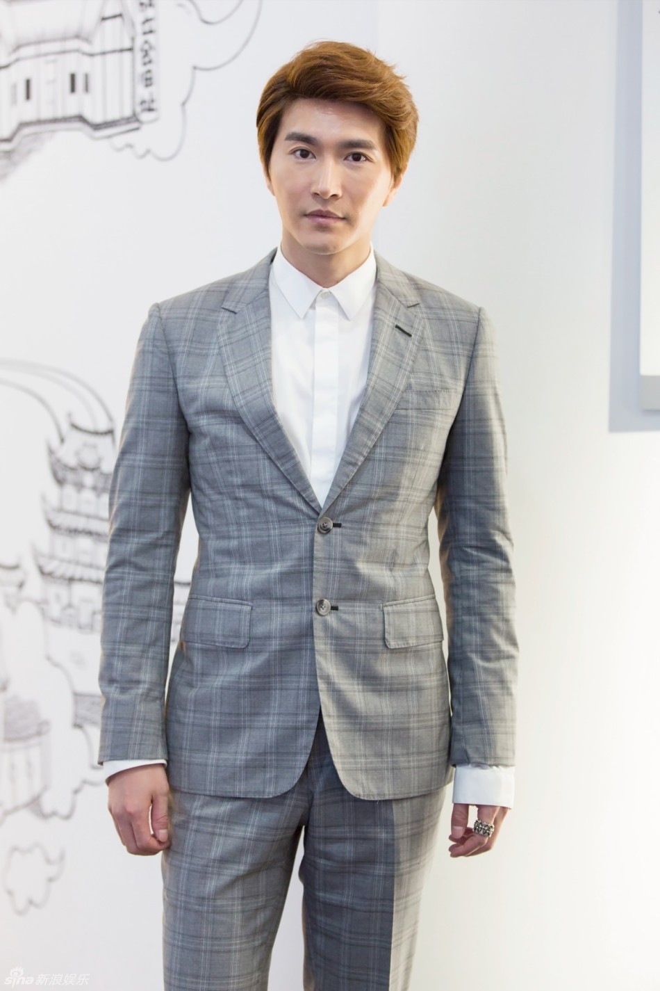 组图:陆昱霖张艺微携手录节目 揭秘大"阴谋"_高清图集_新浪网