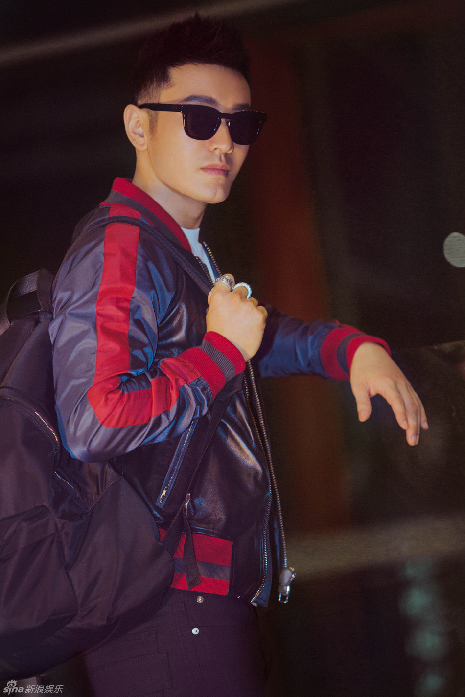组图:黄晓明baby深夜牵手亮相 甜蜜启程时装周_高清图集_新浪网