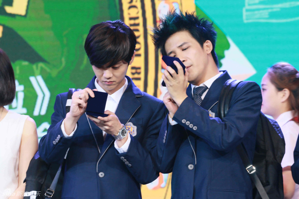 鹿晗大张伟互动