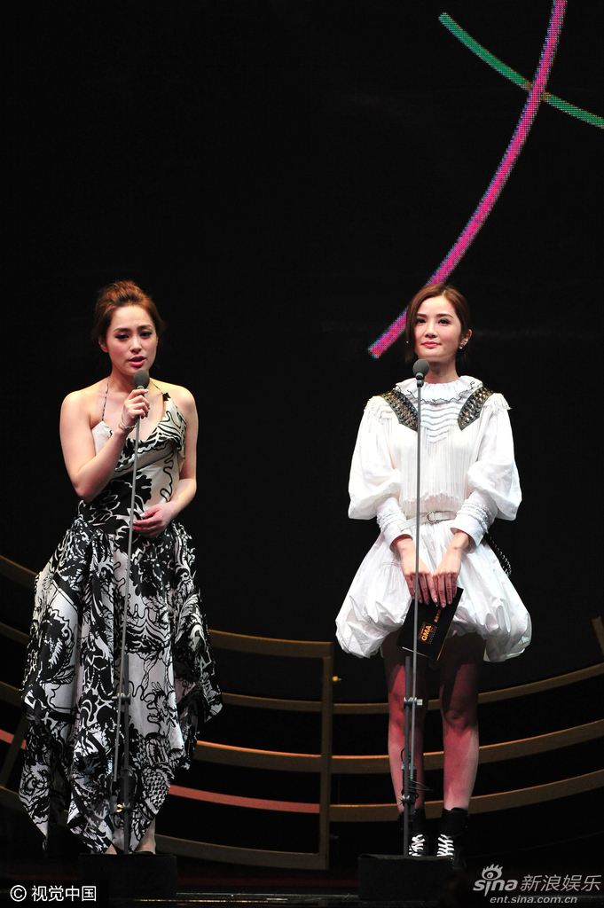 25 20:53:16 4 / 5 新浪娱乐讯 6月25日,第27届金曲奖在台北小巨蛋