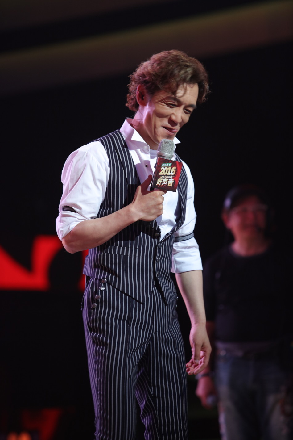 李咏主持好声音不适应走神走的一塌糊涂