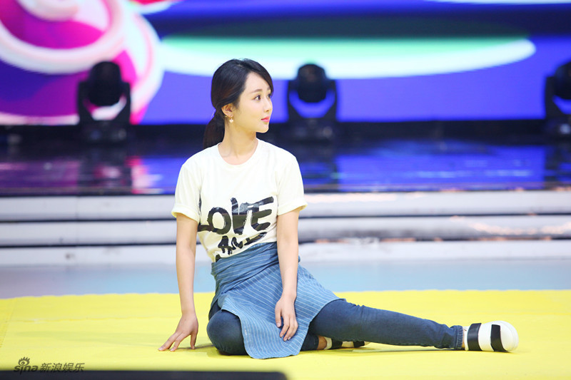 杨紫快本变小马达见彭于晏尽显迷妹本色