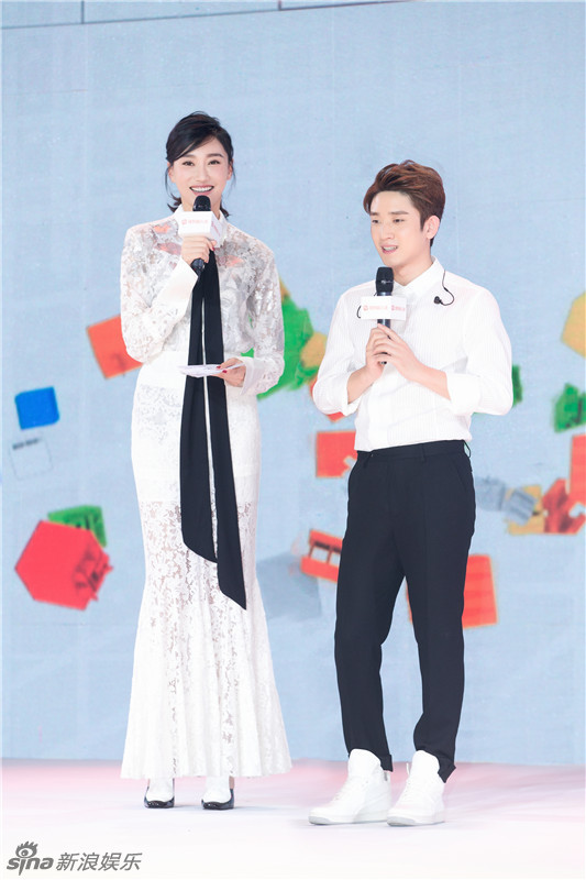组图:李斯羽帅气亮相 同框李宇春萌点十足_高清图集_新浪网