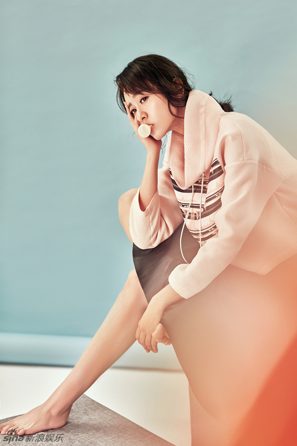 组图:孙耀琦夏日写真曝光 俏皮秀美腿多姿可爱_高清图集_新浪网