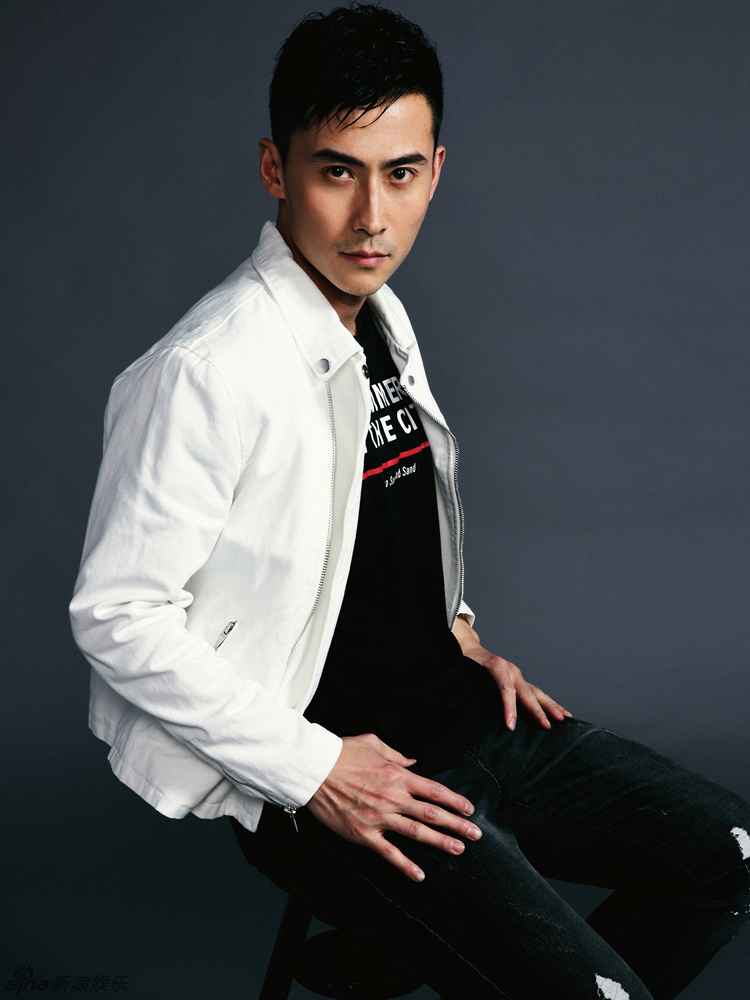 刘立曝光一组朋克风写真 湿发诱惑魅力难挡_高清图集_新浪网