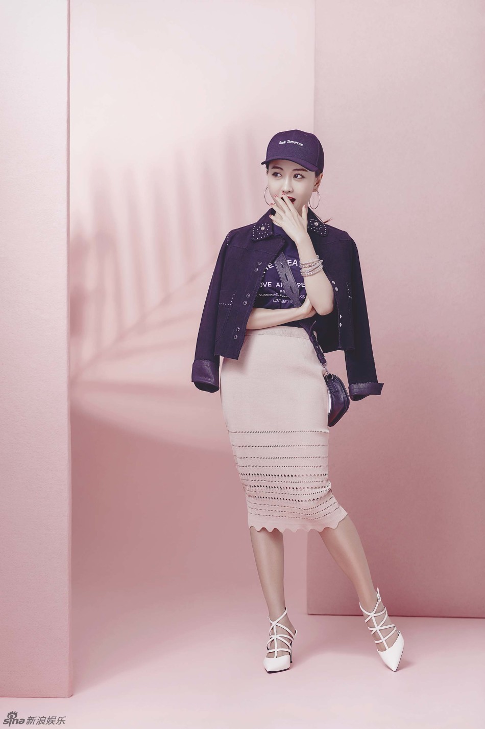 组图:杨蓉粉红力大片 性感大气微露小蛮腰_高清图集_新浪网