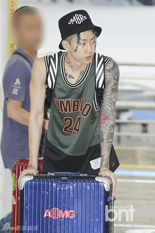 韩星朴宰范嘻哈露花臂_新浪图片