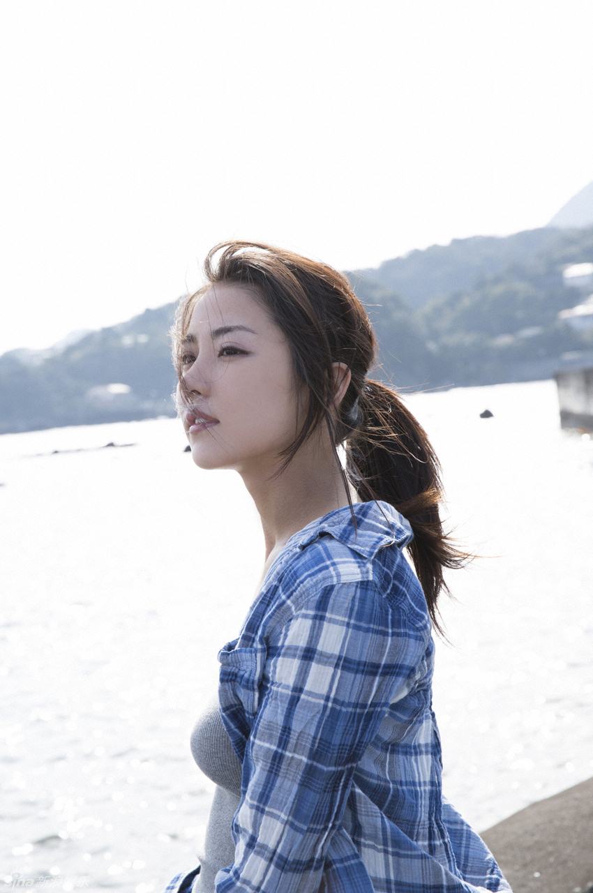 组图:石川恋玩转小清新 湿身诱惑尽显妩媚_高清图集_新浪网