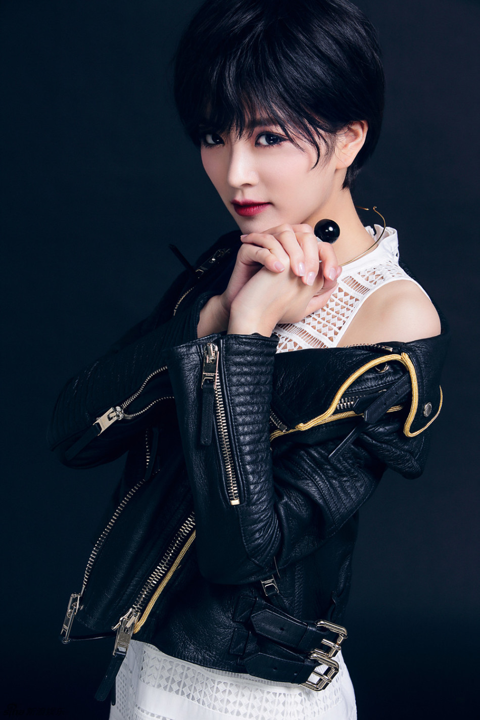 组图:种丹妮黑白时尚搭配 冷艳时尚气场足_高清图集_新浪网