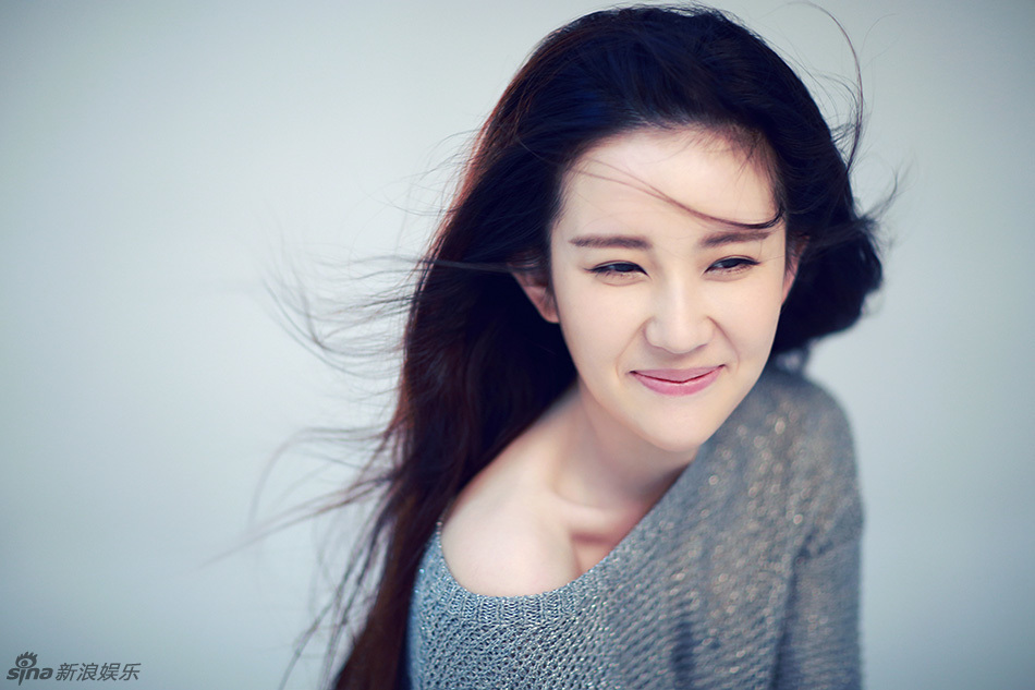 北电小花靳芊芊曝清纯写真_高清图集_新浪网