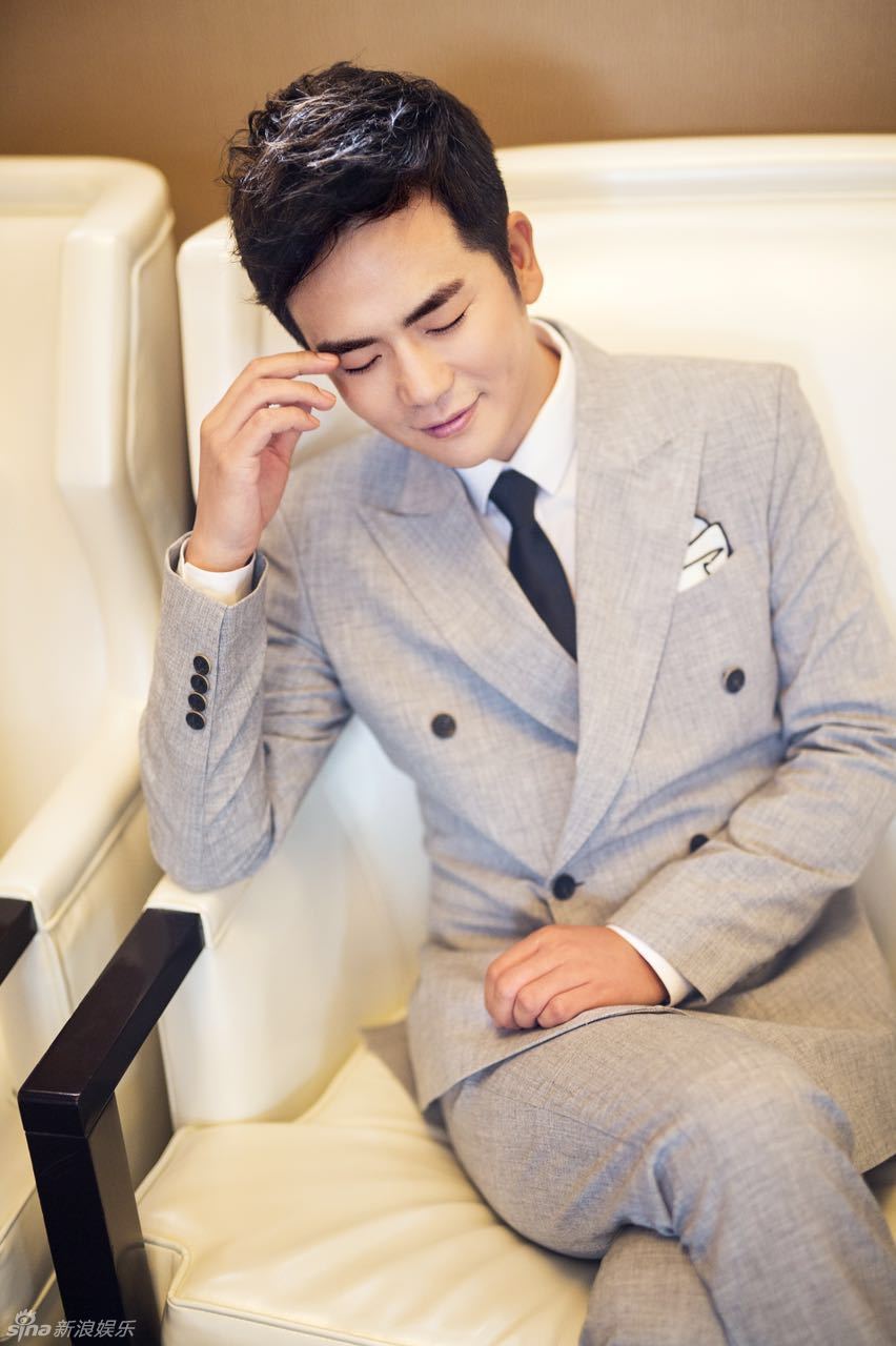 组图:张晓龙写真曝光 儒雅迷人尽显暖男魅力_高清图集_新浪网