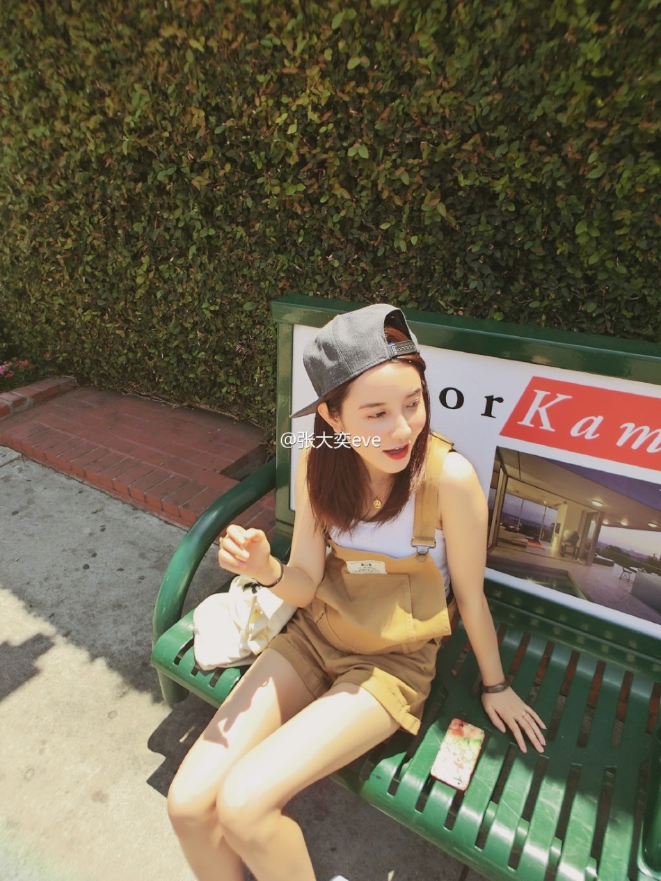 组图:网红张大奕曝夏日写真 面色潮红笑容灿烂_高清图集_新浪网