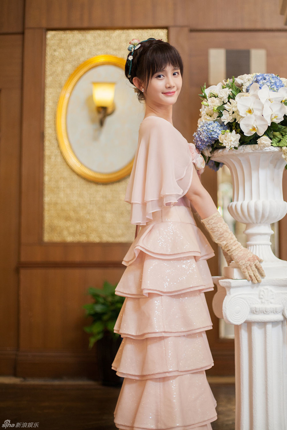 组图:成梓宁清新粉系写真 灵动曼妙少女感十足_高清图集_新浪网