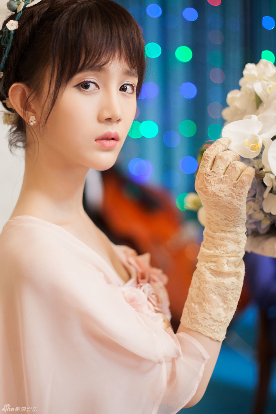 组图:成梓宁清新粉系写真 灵动曼妙少女感十足_高清图集_新浪网