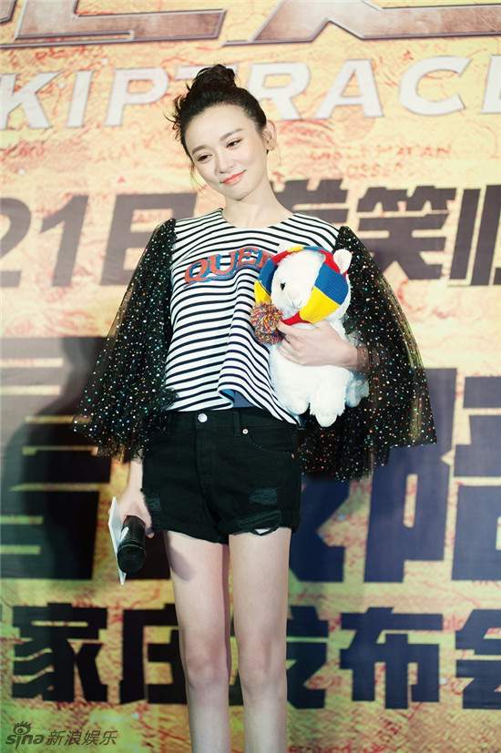 组图:《绝地逃亡》成龙背后的女人施诗_高清图集_新浪网