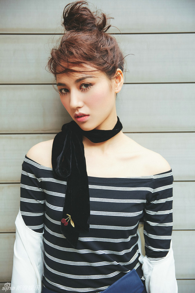 组图:董琦倾情演绎露肩装 性感与可爱也能兼容_高清图集_新浪网