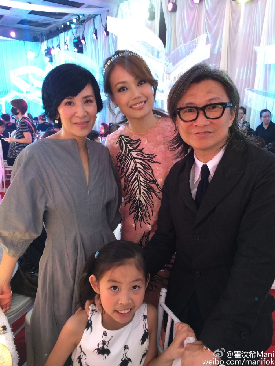 组图:陈可辛吴君如出席双陈婚礼 容祖儿抚孕肚_高清图集_新浪网