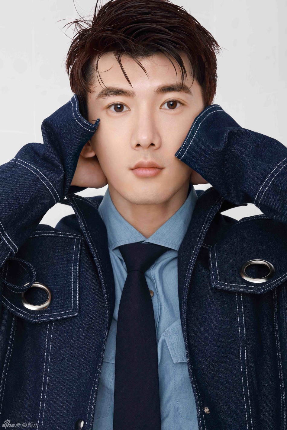 组图:刘芮麟清新写真曝光 温暖忧郁自由转换_高清图集_新浪网