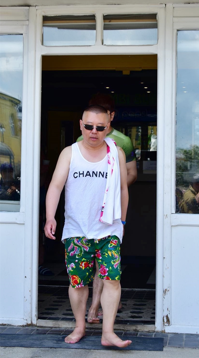 郭德纲《男团》率男神泳装大秀