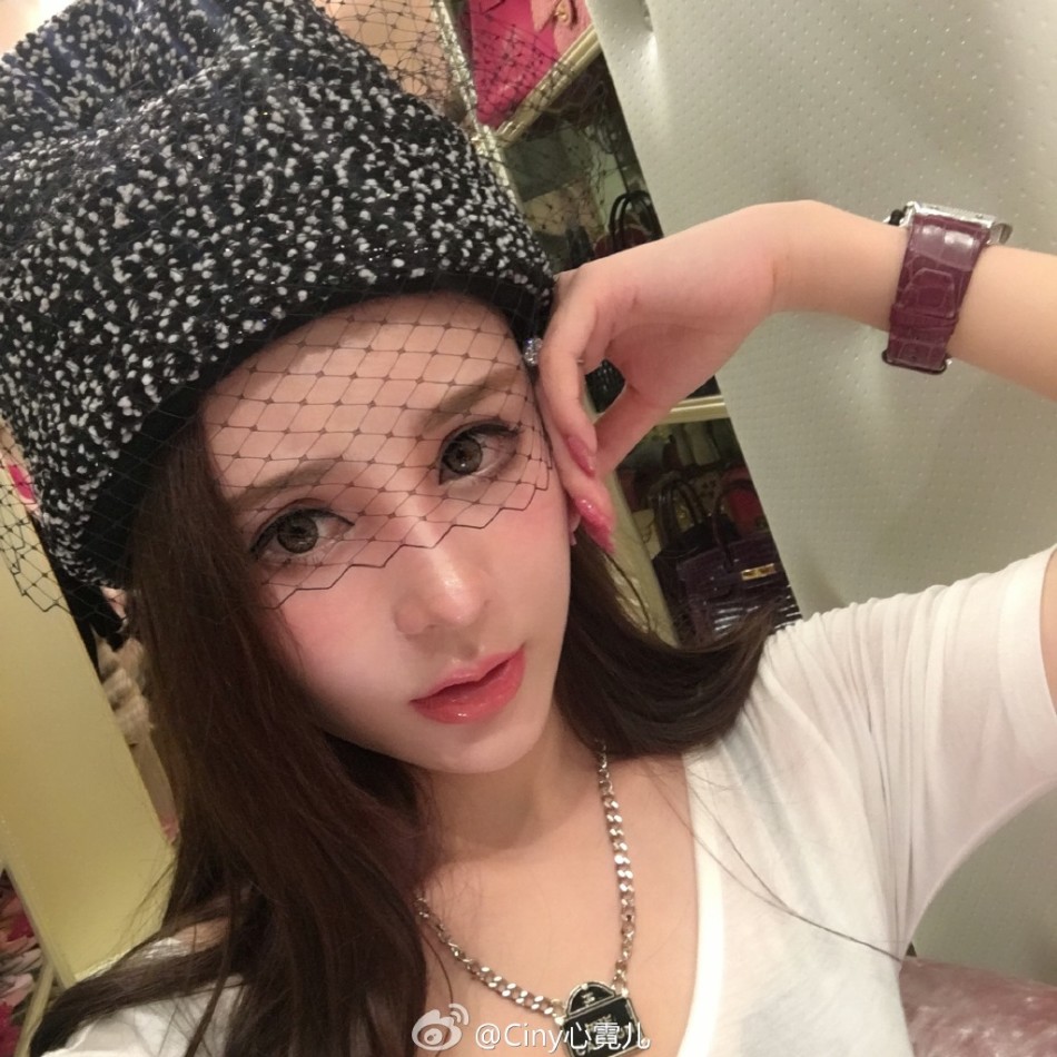 辣妈网红@ciny心霓儿