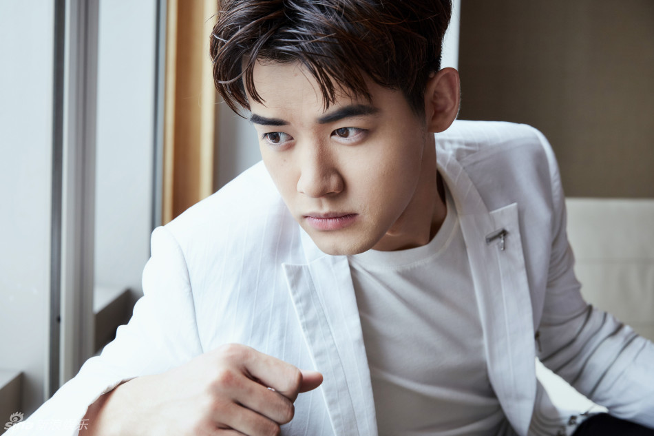 新浪娱乐讯 近日,刘冬沁曝光一组时尚写真.