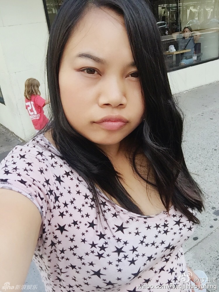 凤姐脸大胸大嘴唇厚