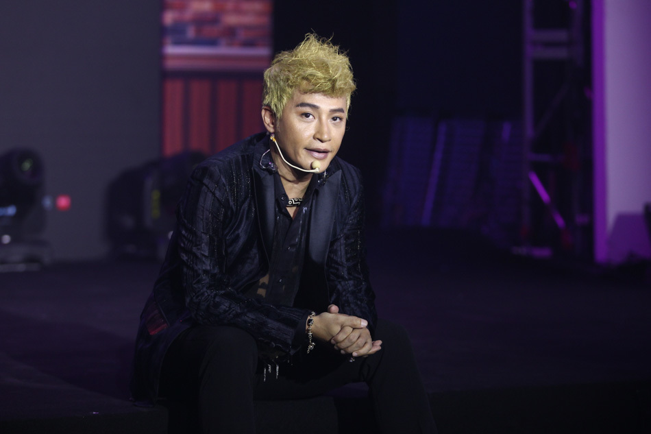 组图:陈志朋新专辑首唱会上演创意舞台剧_高清图集_新浪网